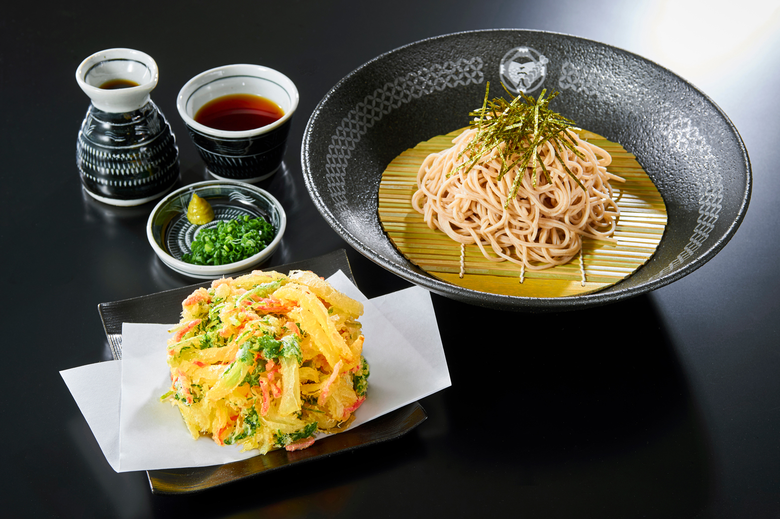 紅生姜パクチー天盛り蕎麦_$14